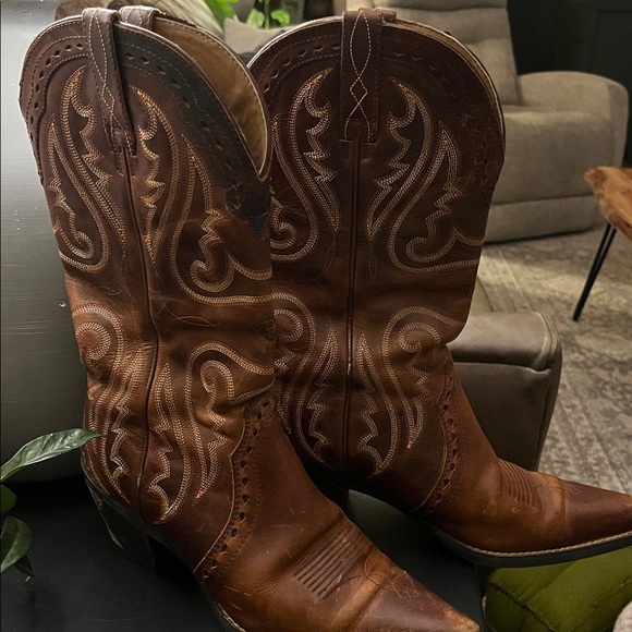 Ariat cowboy boot - Picture 2 of 9